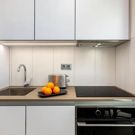 Flat In The Heart Of Anjos ליסבון