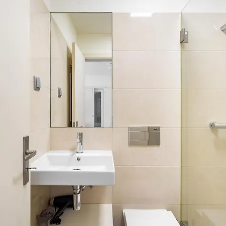 Flat In The Heart Of Anjos