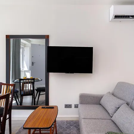 Appartamento Flat In The Heart Of Anjos Lisbona