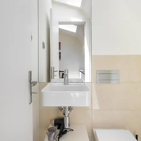Appartamento Flat In The Heart Of Anjos Lisbona